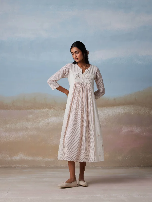 Slow Living Dress Classic Women's Pin - striped