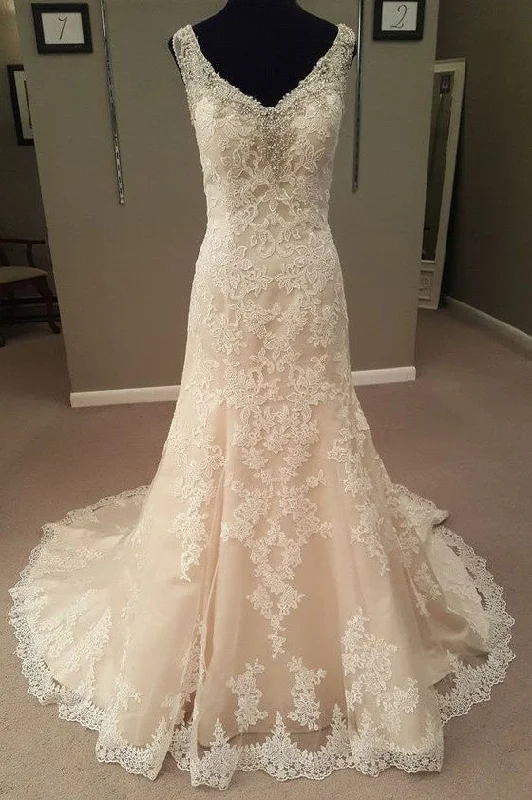 Crystals V-neckline Sheath Wedding Dress Lace Chapel Train Relaxed Women's Beachy