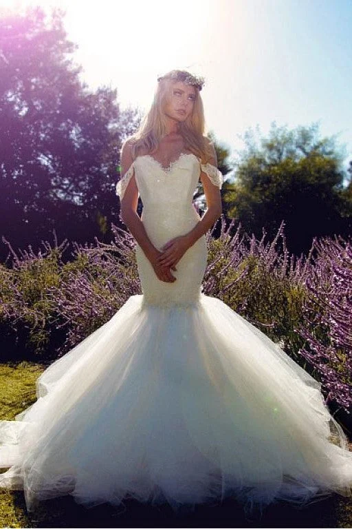 Tulle Skirt Mermaid Style Wedding Dress with Lace Off-the-shoulder Bodice Preppy Women's College