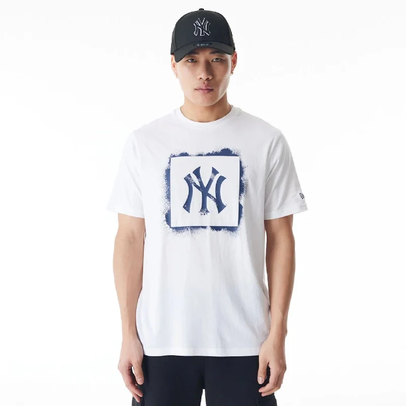 New York Yankees MLB Spray Stamp Graphic White T-Shirt Dapper Women's 1920S