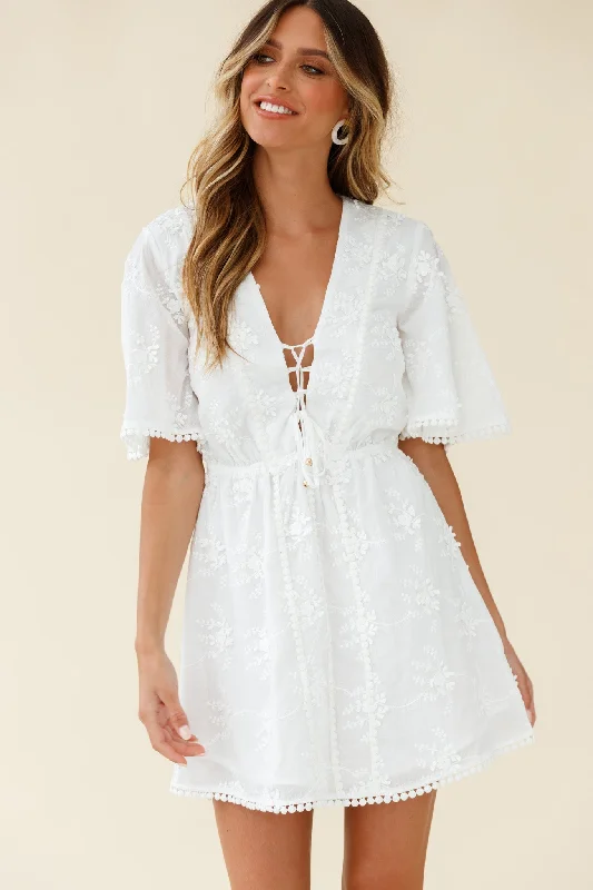 Esperanza Lace-Up Bust Floral Embroidery Dress White Casual Women's Japanese 