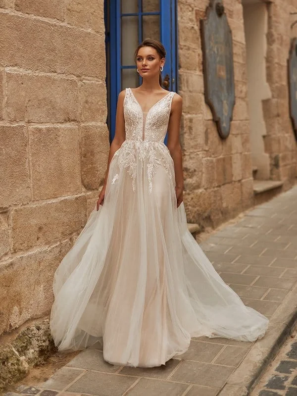 Moonlight Bridal J6811 - Size 16 British Gentlewoman Style