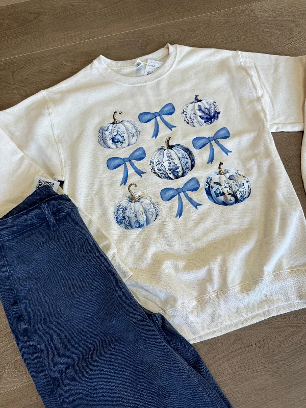 Blue & bows pumpkin crewneck Minimalist Women's Casual